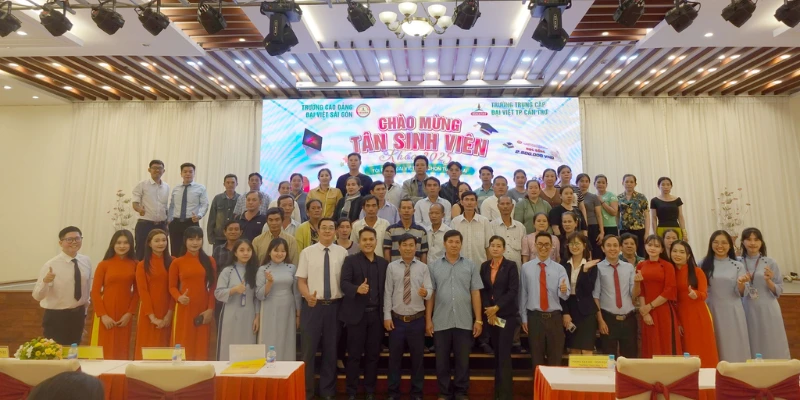 Sinh viên tốt nghiệp Đại Việt TP Cần Thơ