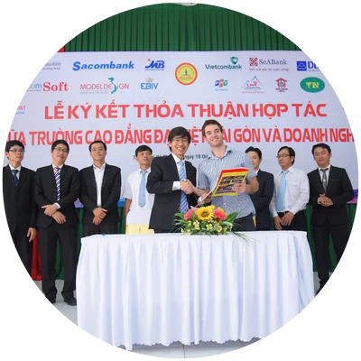 Chuyển giao những kiến thức công nghệ tiên tiến cho các doanh nghiệp và cá nhân