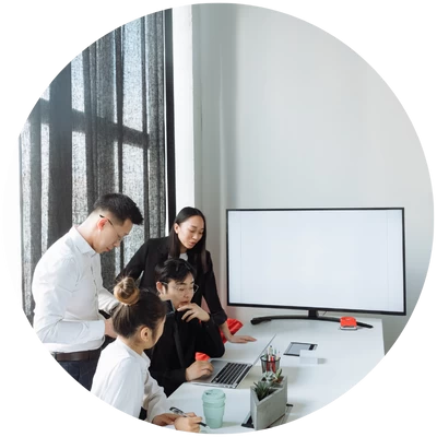 Đào tạo theo định hướng ứng dụng, gắn liền thực tiễn nghề nghiệp