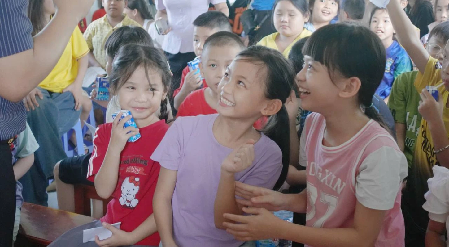 Trường Đại Việt Cần Thơ tổ chức "Đêm hội trăng rằm - Trao gửi yêu thương" 2025