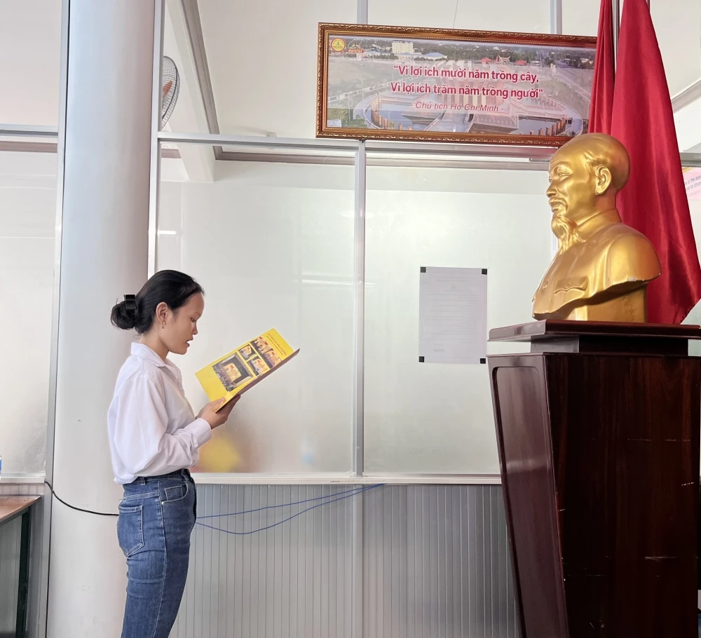 Lễ Kết Nạp Đảng Viên Mới 2025 – Trường Trung Cấp Đại Việt Thành Phố Cần Thơ