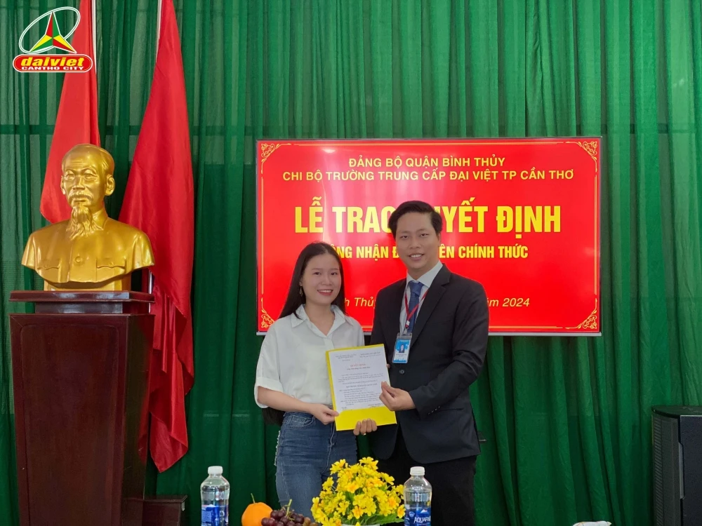 Lễ Công Nhận Đảng Viên Chính Thức tại Trường Trung Cấp Đại Việt Thành Phố Cần Thơ – Năm 2024