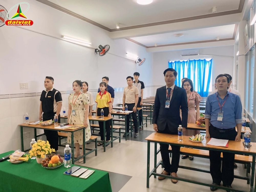 Lễ Công Nhận Đảng Viên Chính Thức tại Trường Trung Cấp Đại Việt Thành Phố Cần Thơ – Năm 2024