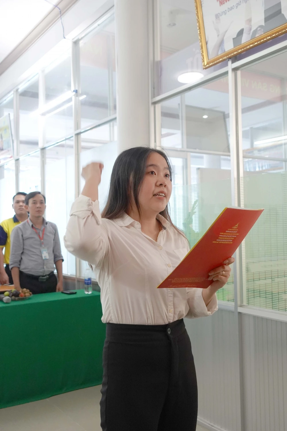 Lễ Kết Nạp Đảng Viên Mới tại Trường Trung Cấp Đại Việt Thành Phố Cần Thơ Tp Cần Thơ Ngày 30/7/2024