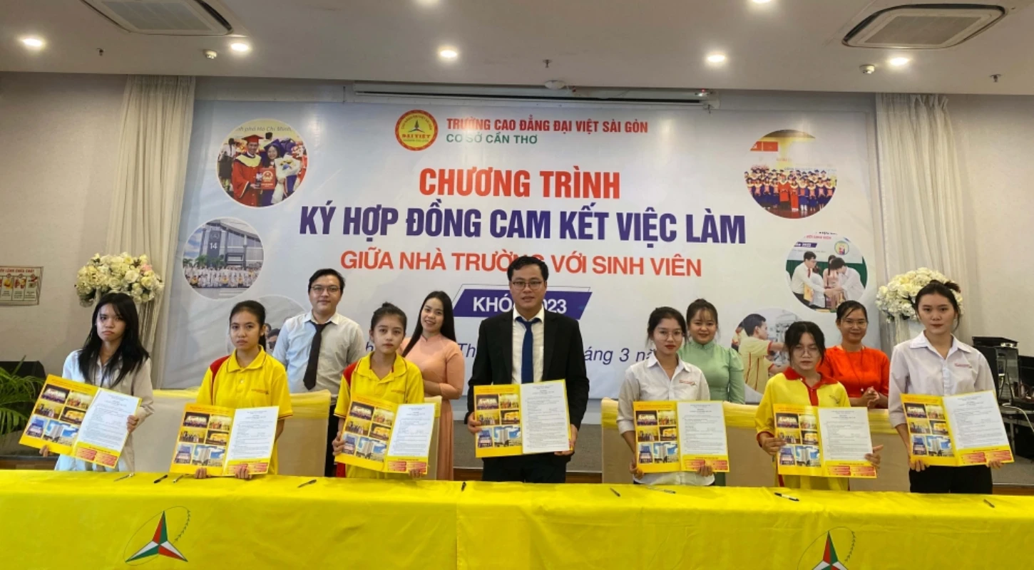 Chương Trình Ký Hợp Đồng Cam Kết Và Giới Thiệu Việc Làm Với Sinh Viên Khóa 2023