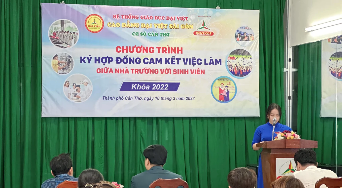 Tổ chức Lễ ký hợp đồng cam kết việc làm với sinh viên Khóa 2022