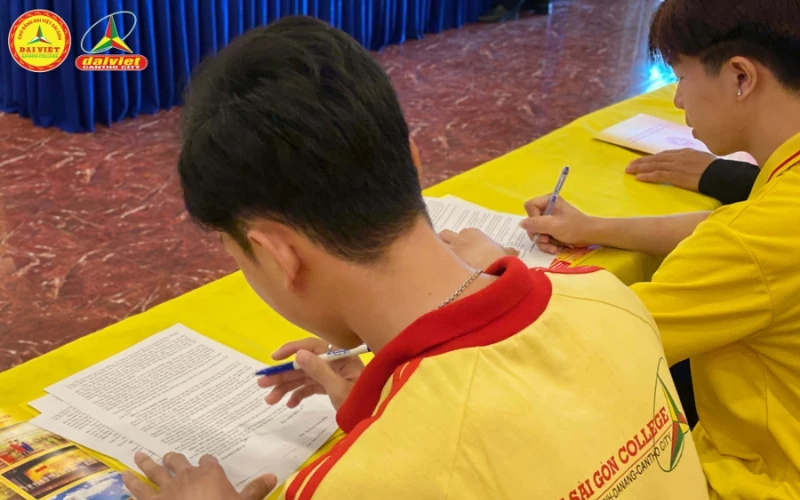 Chương Trình Ký Hợp Đồng Cam Kết Và Giới Thiệu Việc Làm Với Sinh Viên Khóa 2023