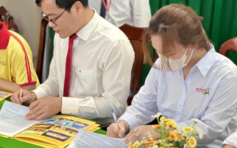 Lễ Ký Hợp Đồng Cam Kết Việc Làm Với Sinh Viên Khóa 2022