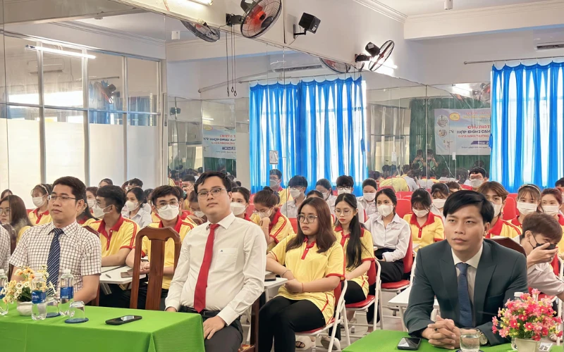 Lễ Ký Hợp Đồng Cam Kết Việc Làm Với Sinh Viên Khóa 2022