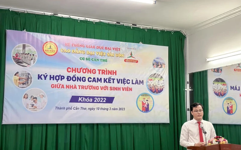 Lễ Ký Hợp Đồng Cam Kết Việc Làm Với Sinh Viên Khóa 2022