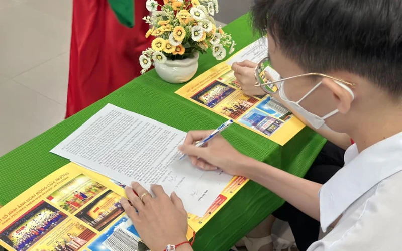 Lễ Ký Hợp Đồng Cam Kết Việc Làm Với Sinh Viên Khóa 2022